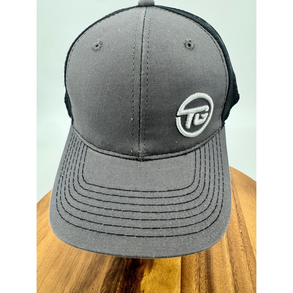 TRUGLO Gun Sight Hat Cap Gray Black Mesh Trucker Hat Cap Embroidered Logo Men